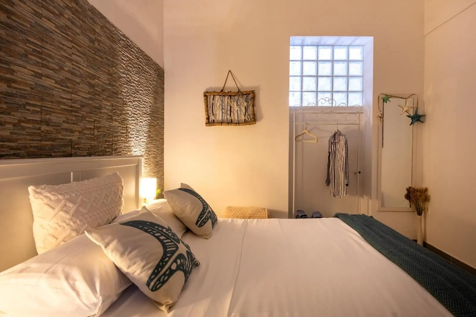 De Valois Apartment Palermo Italy